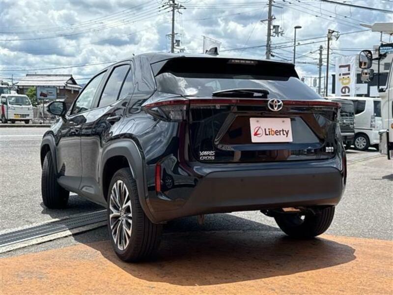 YARIS CROSS