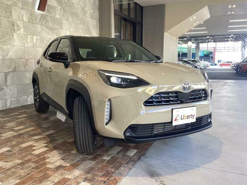 YARIS CROSS