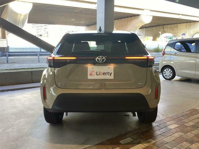 YARIS CROSS