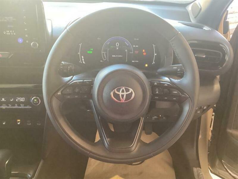 YARIS CROSS