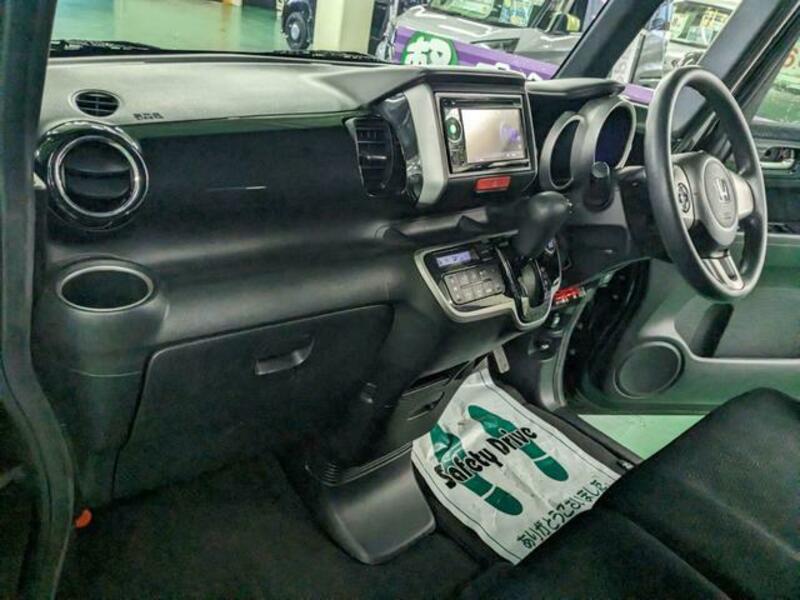 N BOX CUSTOM