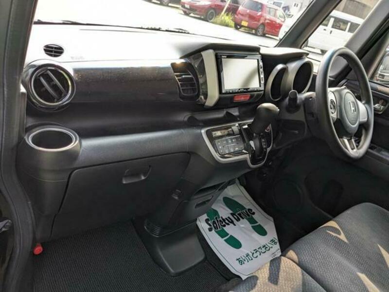 N BOX CUSTOM