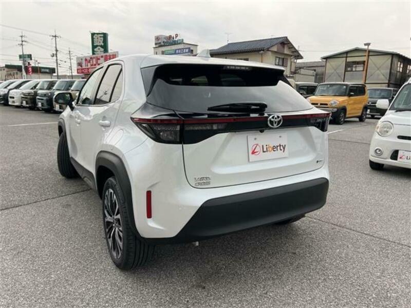 YARIS CROSS