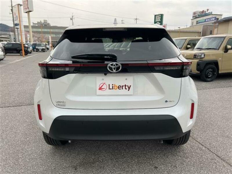 YARIS CROSS