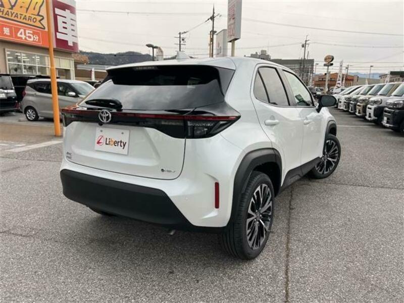 YARIS CROSS