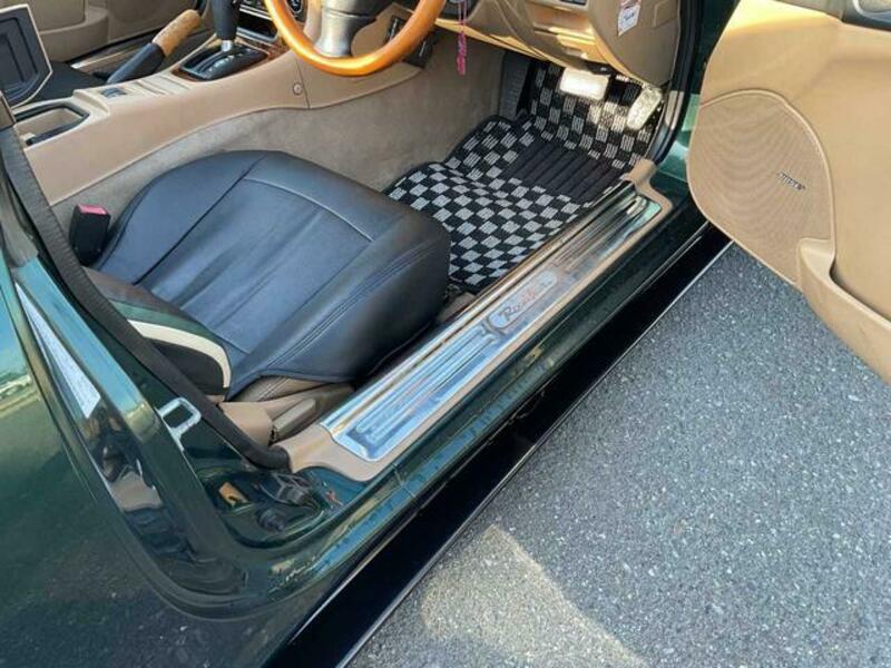 ROADSTER