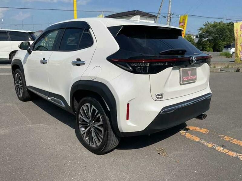 YARIS CROSS