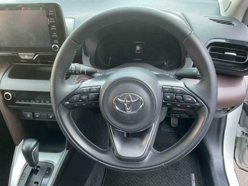 YARIS CROSS