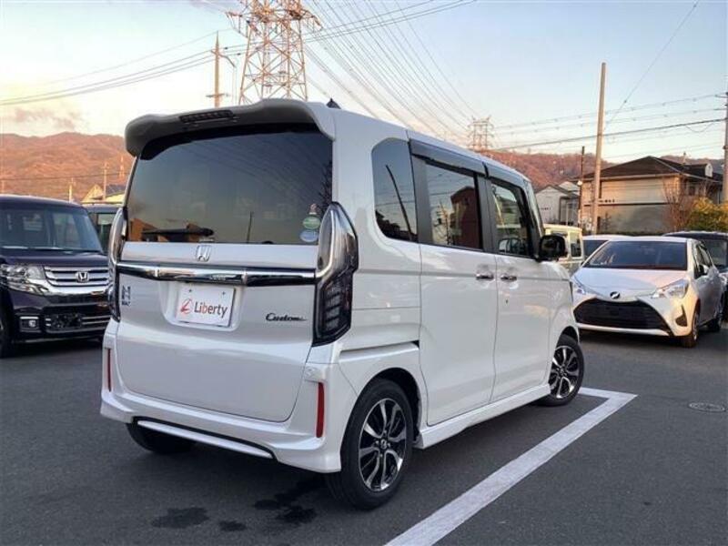 N BOX CUSTOM