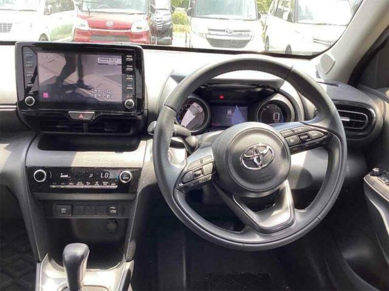 YARIS CROSS