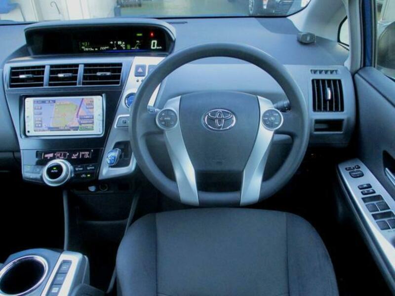 PRIUS ALPHA