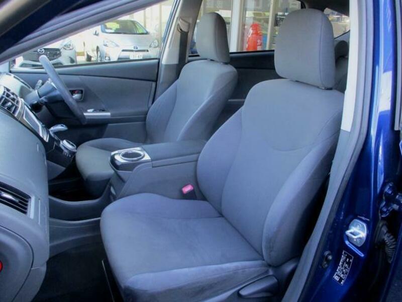 PRIUS ALPHA