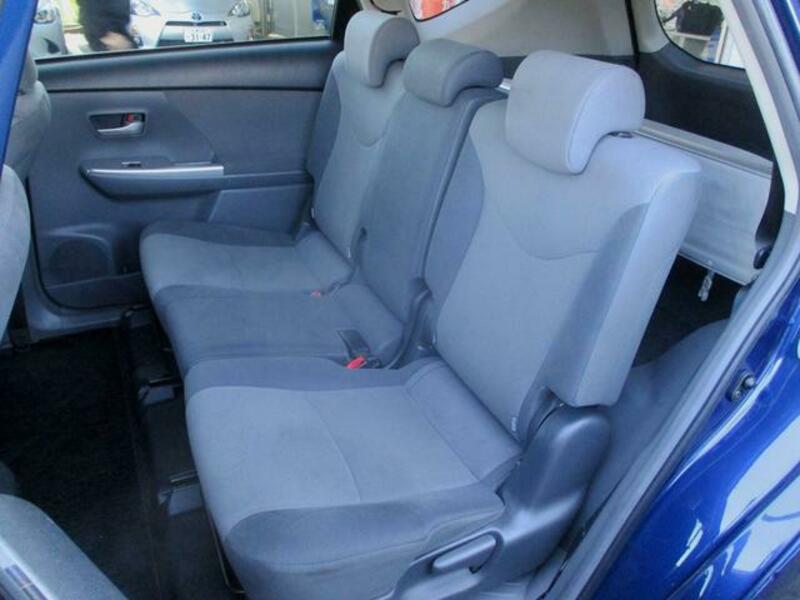 PRIUS ALPHA