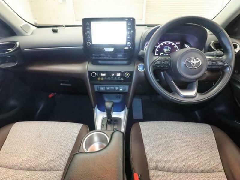 YARIS CROSS