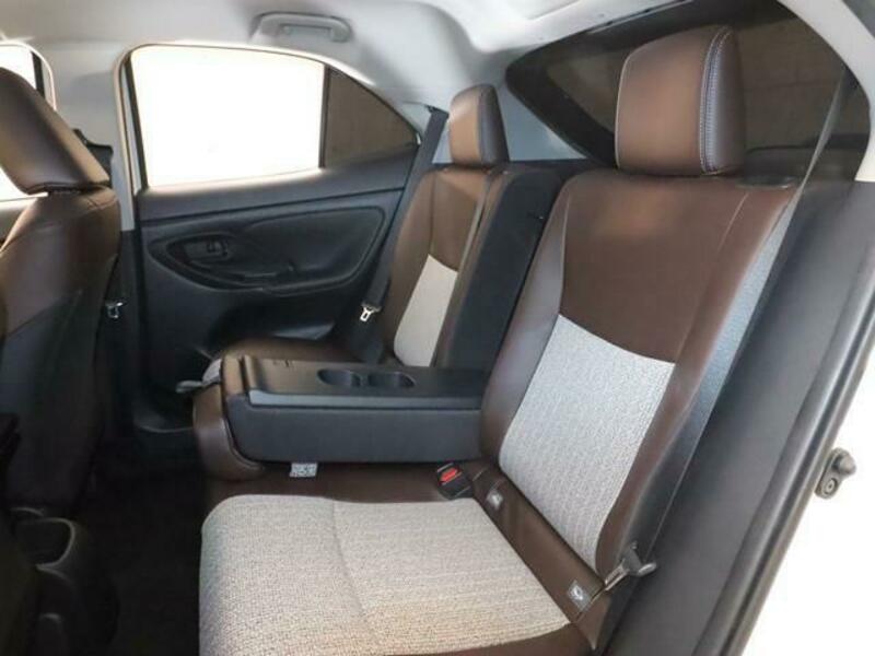 YARIS CROSS