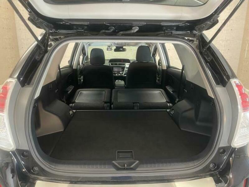 PRIUS ALPHA