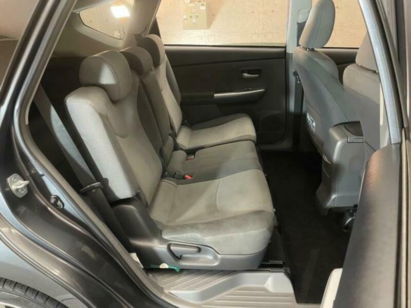 PRIUS ALPHA