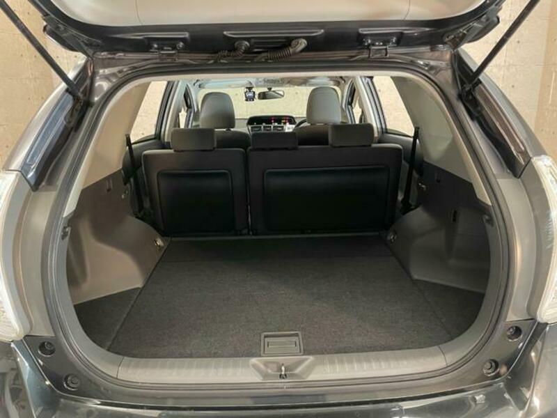 PRIUS ALPHA