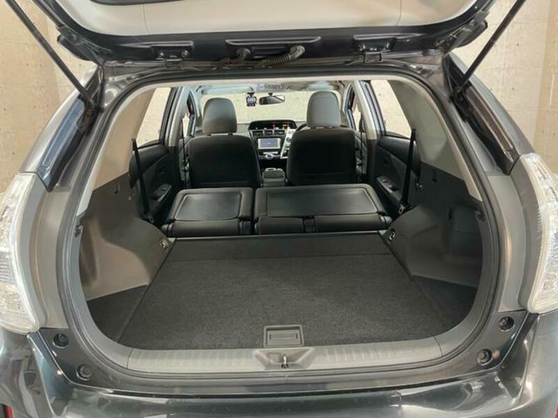 PRIUS ALPHA