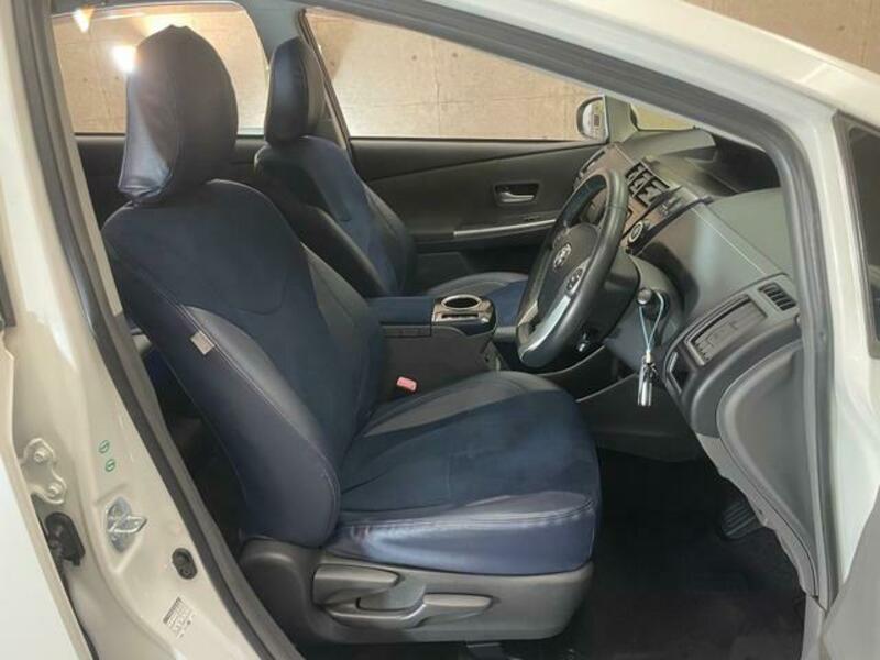 PRIUS ALPHA