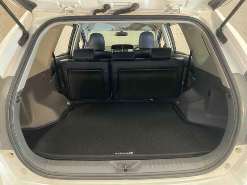 PRIUS ALPHA