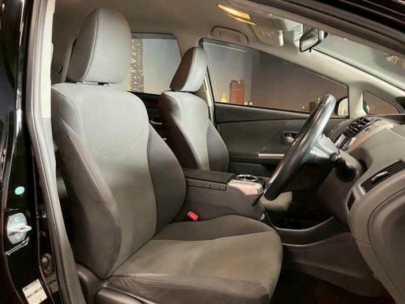 PRIUS ALPHA