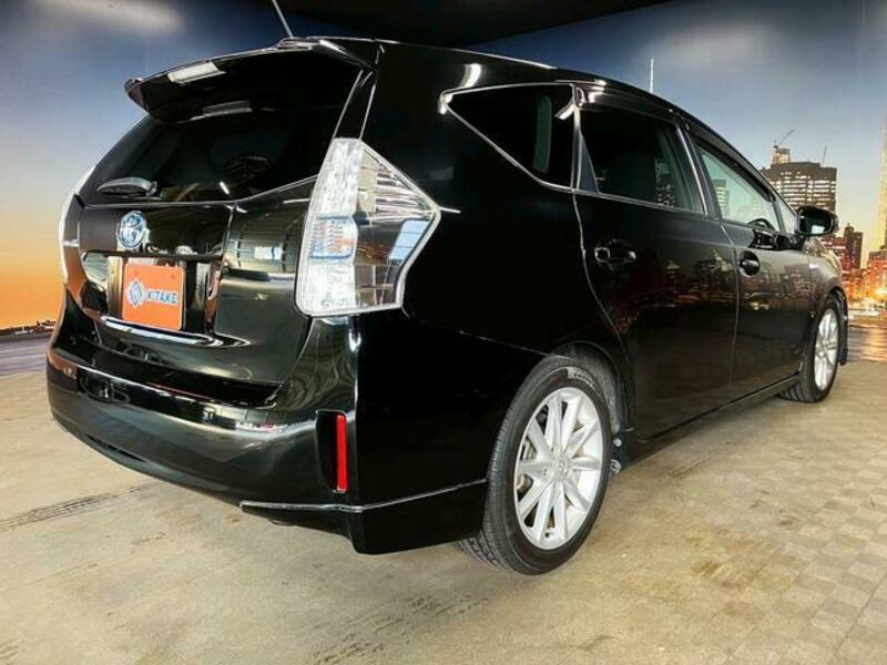 PRIUS ALPHA