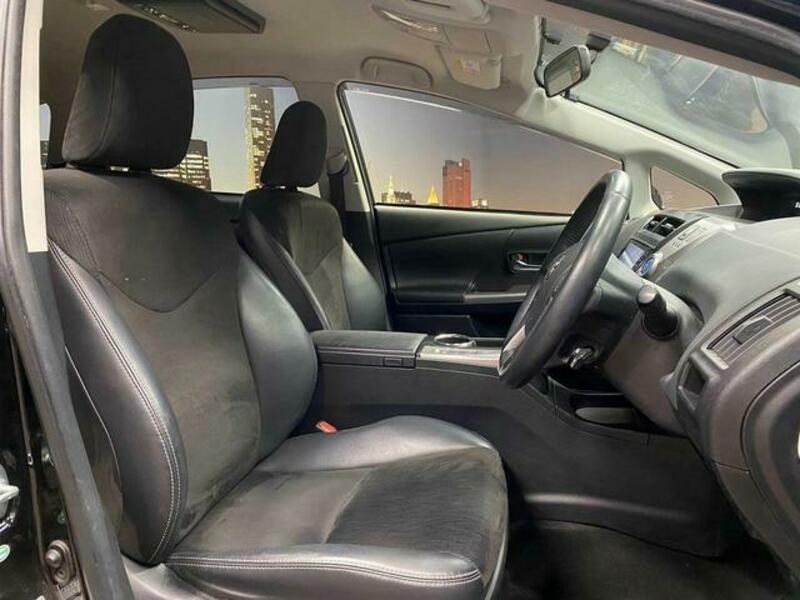 PRIUS ALPHA