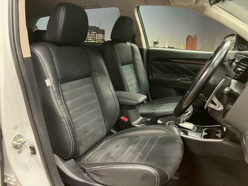 OUTLANDER PHEV