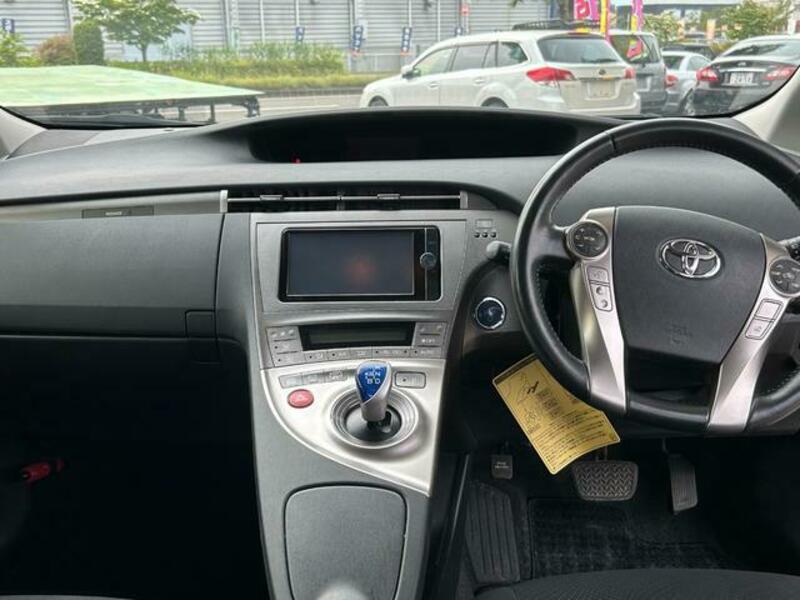 PRIUS PHV
