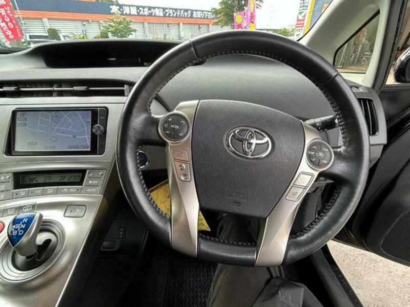 PRIUS PHV