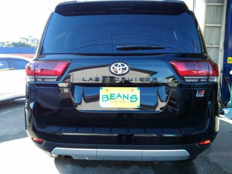 LAND CRUISER