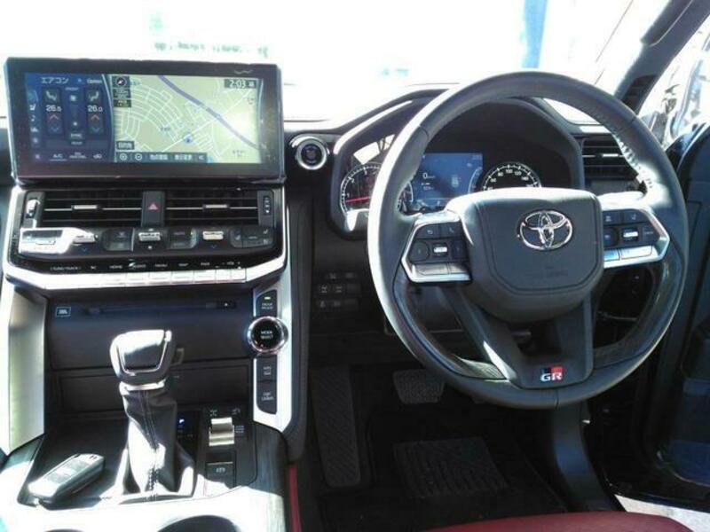 LAND CRUISER