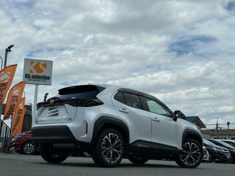 YARIS CROSS