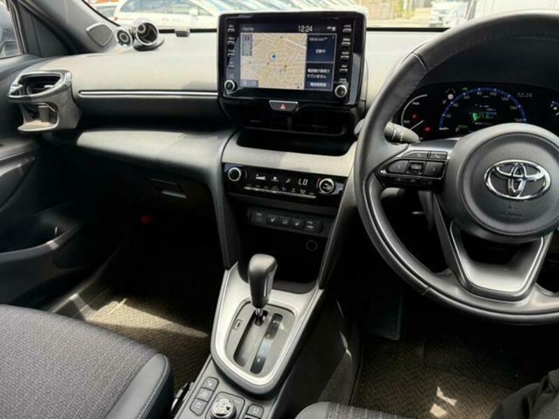 YARIS CROSS