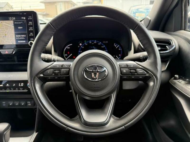 YARIS CROSS