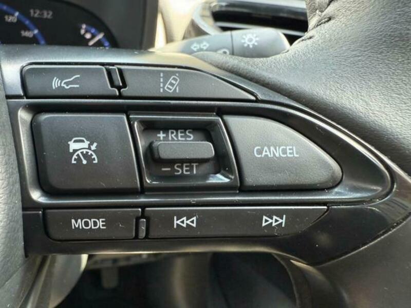 YARIS CROSS