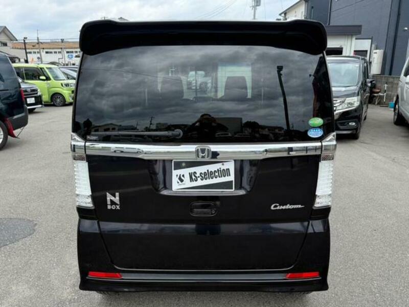 N BOX CUSTOM