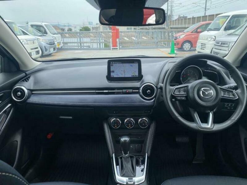MAZDA2