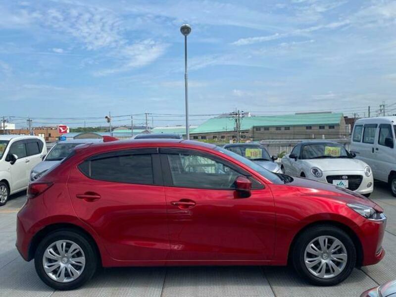 MAZDA2