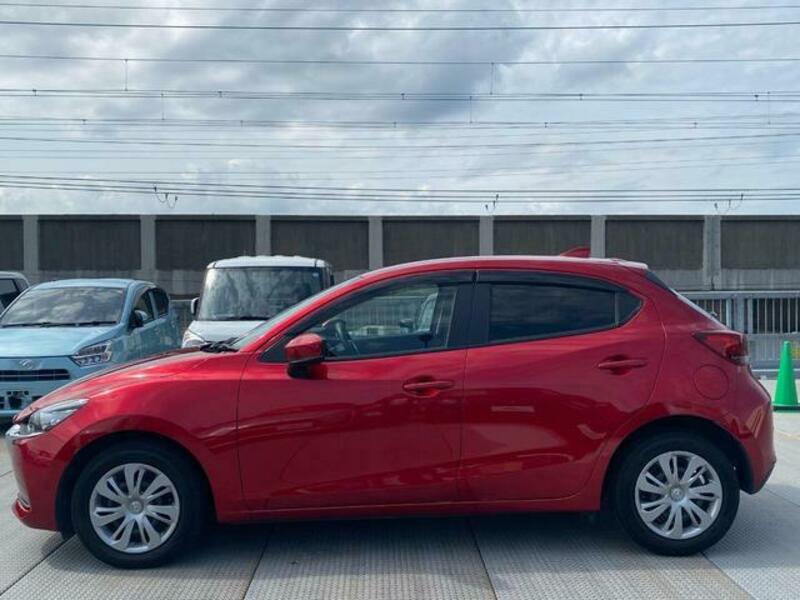 MAZDA2