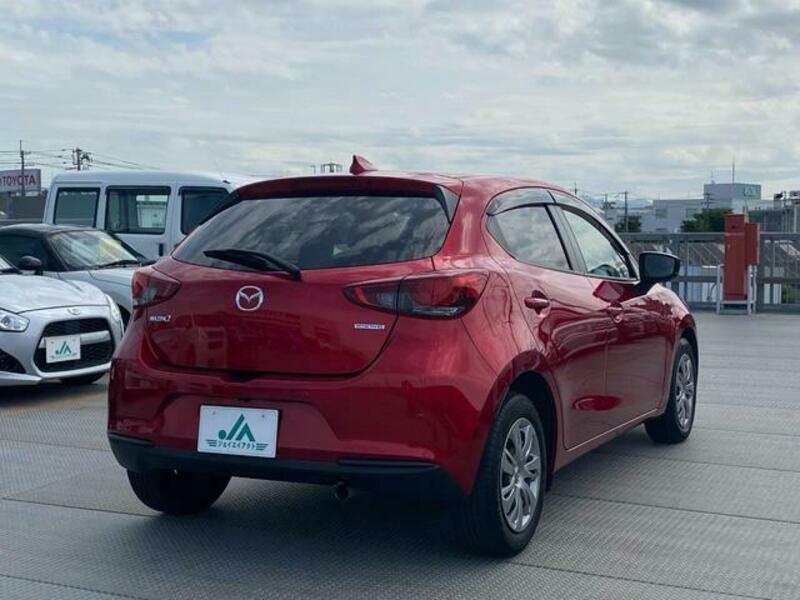 MAZDA2