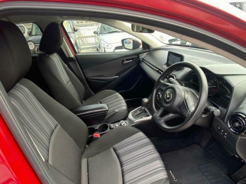 MAZDA2