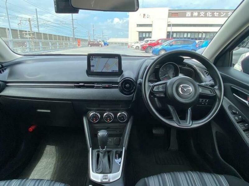 MAZDA2