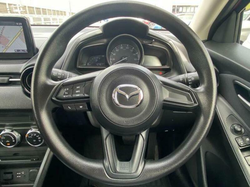 MAZDA2