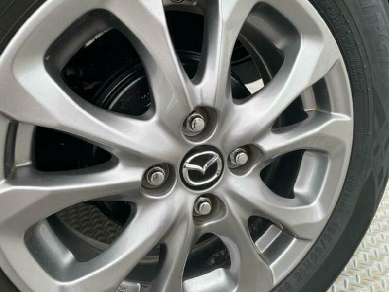 MAZDA2
