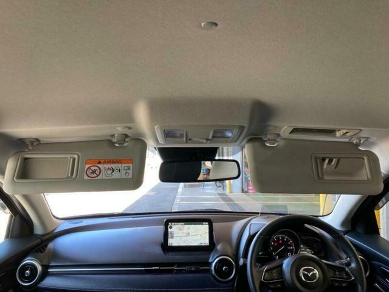 MAZDA2