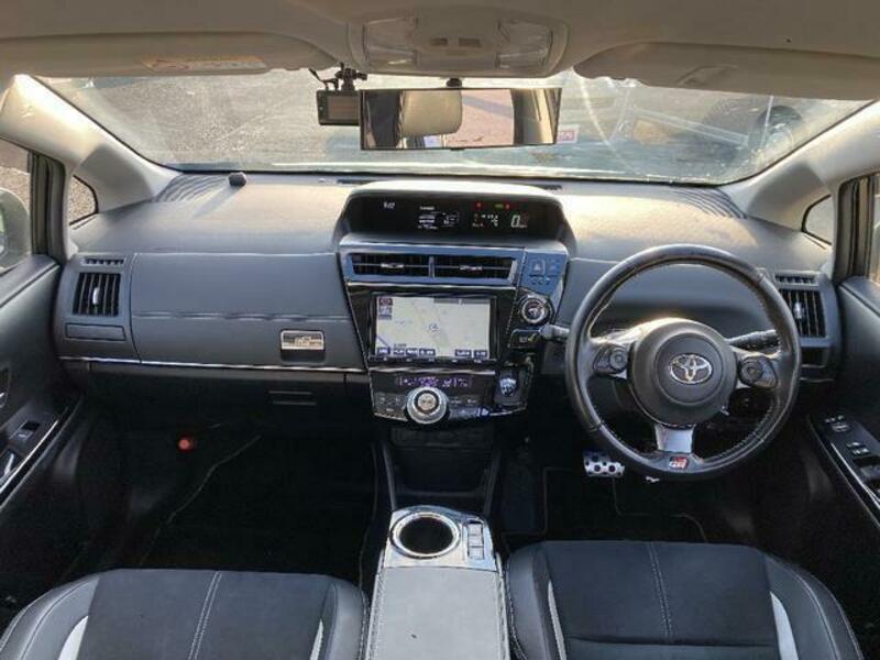 PRIUS ALPHA