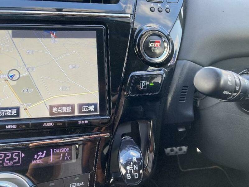 PRIUS ALPHA