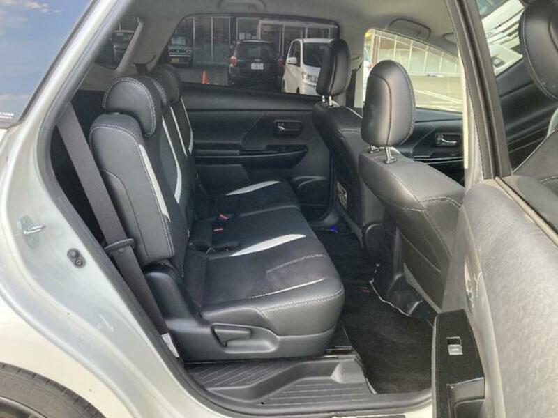 PRIUS ALPHA